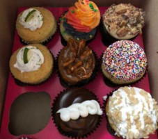 Smallcakes: A Cupcakery Of Naperville food