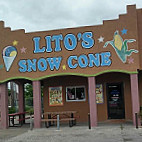Lito's Snow Cone outside