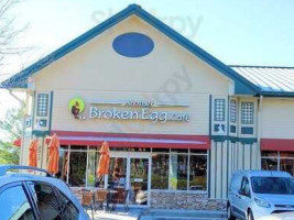 Another Broken Egg Cafe outside