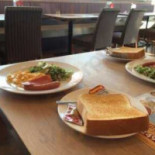 ガスト うるま Diàn Comida