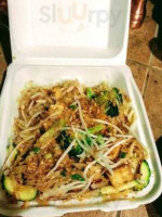 Supon's Thai Kitchen food