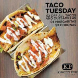 Knotty Pine Comida