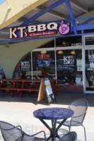 Kt's Bbq inside