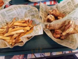 Wingstop inside