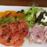 Mooky's Dentro