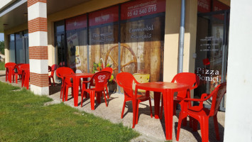 Pizza Bonici Burger De L'isle Jourdain outside