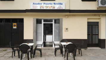 Asador Pizzeria Puerta Sevilla inside