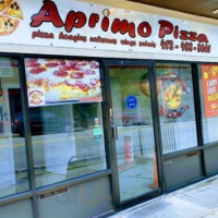 Aprimo Pizza outside