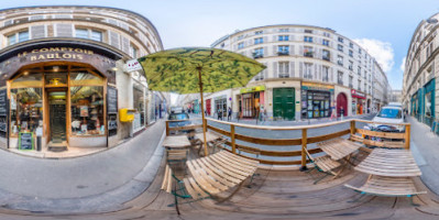 Le Comptoir Baulois outside