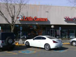 Little Caesars Pizza outside