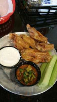 Md Pluckers Wing Factory Grill food