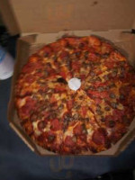 Round Table Pizza food