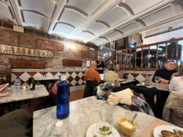 Taverna La Llesca inside