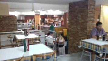 Pizzaria Cimo De Vila inside