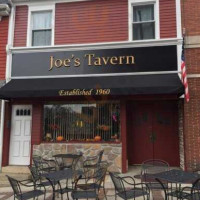 Joe's Tavern inside