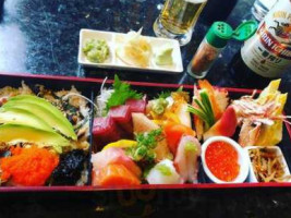 Tazu Sushi food