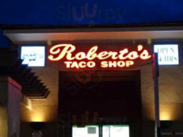 Roberto's Taco Shop inside