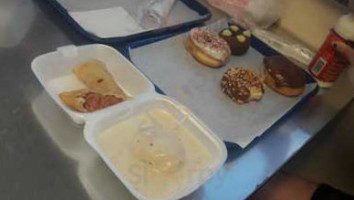 Berryhill Daylight Donuts food