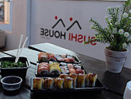 Pepe Sushi House food