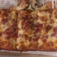 Jet's Pizza food