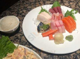 Fin's Sushi Grill food