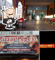 Pizzas Pepe's food