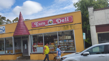 Euro Deli outside