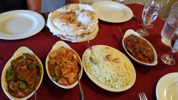 Saber's Taste Of India food