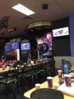 Chuck E. Cheese food