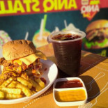 Aniq Stall Comida