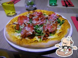 Il Connubio Ristopub-norcineria-pizzeria A Legna food