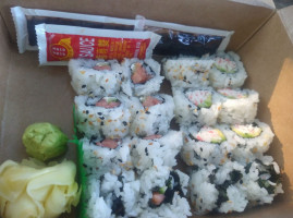 Yomi Sushi food