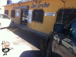 Don Toribio outside
