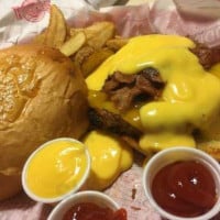 Fuddruckers Restaurants food