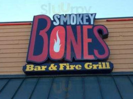 Smokey Bones Fire Grill food