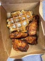 Cheekys Chicken And Waffles outside