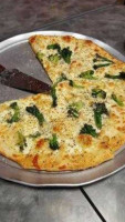 Isopo's Downtown Pizza food