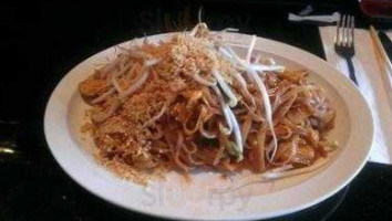 E Noodle Co Asian Bistro food