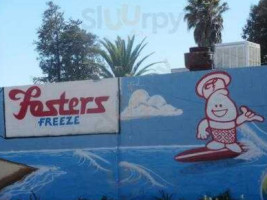 Foster's Freeze outside