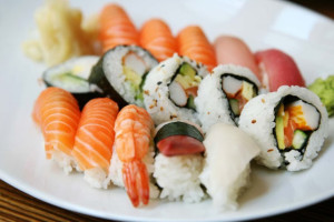 Sushi A La Kaz food