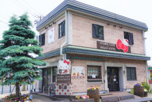 Otaru Cafe X Hello Kitty outside