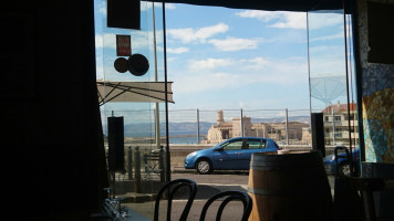 Cafe de L'Abbaye inside