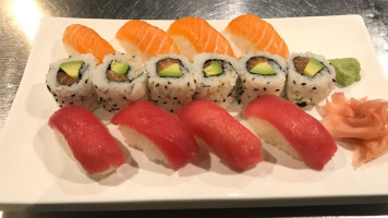 Oky Sushi inside