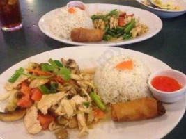 Mine Thai Cuisine food