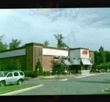 Logan's Roadhouse outside