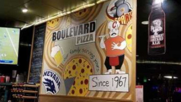Boulevard Pizza food