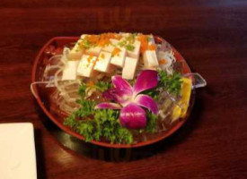 Sushi House food