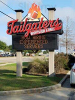 Tailgater's Sports Pub Grill outside