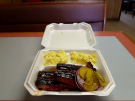 Larry's Countrystyle Bbq food