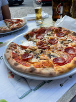 Pizzaria Mamma Mia food